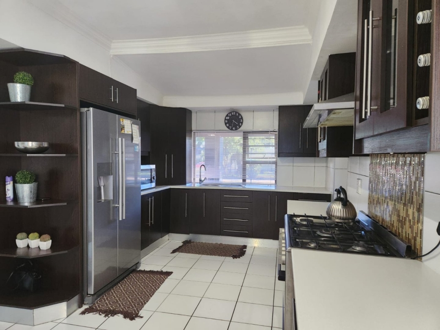5 Bedroom Property for Sale in Bodorp Western Cape